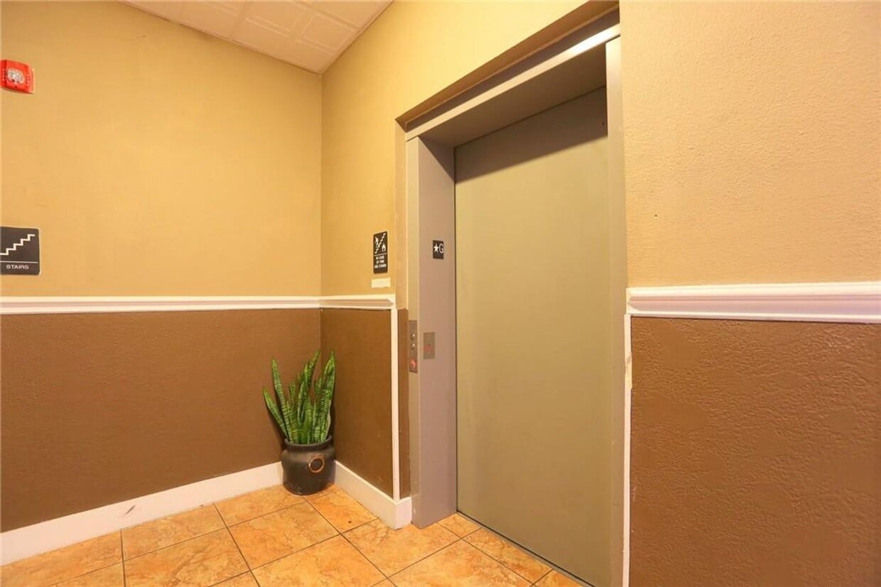 Foto del edificio - 910 W 25th St