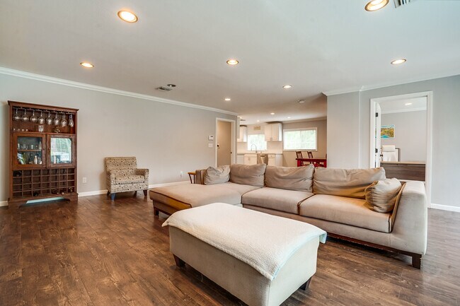 Foto del edificio - 21321 Velicata St