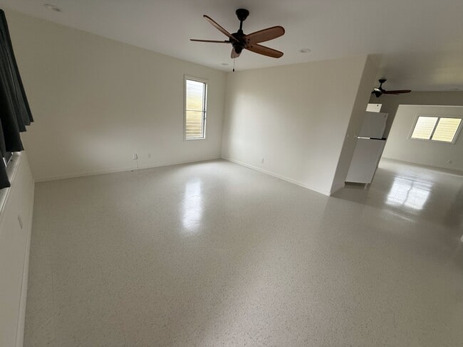 Building Photo - 120 Lukia St