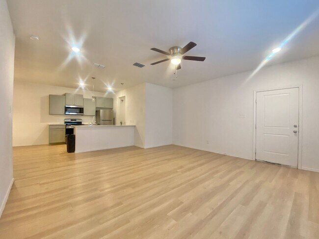 Building Photo - 5547 Itasca St