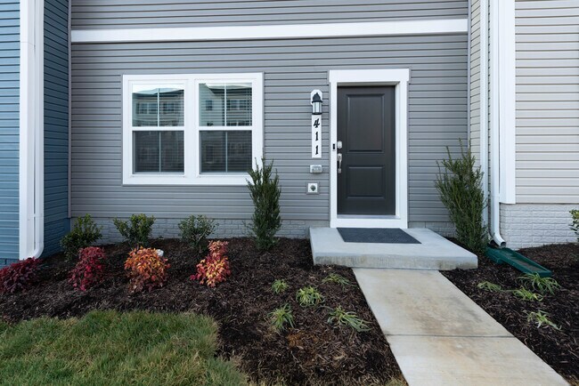 Entrada - 411 18th Ave