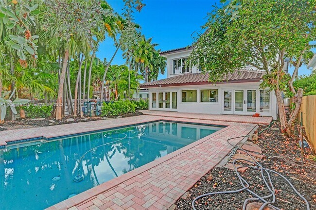 Foto del edificio - 945 S North Lake Dr