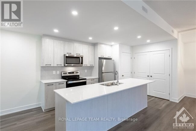 Building Photo - 55 Overberg Way