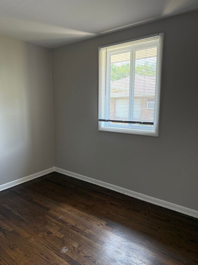 Foto del edificio - 2 bedroom/1 bath