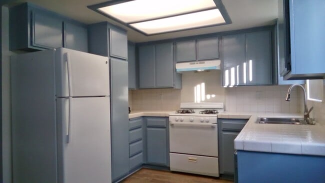 Building Photo - 4130 Manhattan Beach Blvd