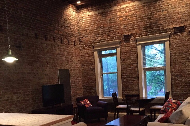 Living Rm - 80 W Market St