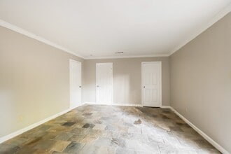 Building Photo - 3214 Sycamore Springs Dr