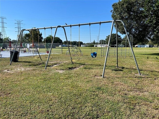 Building Photo - 5954 140th Terrace N