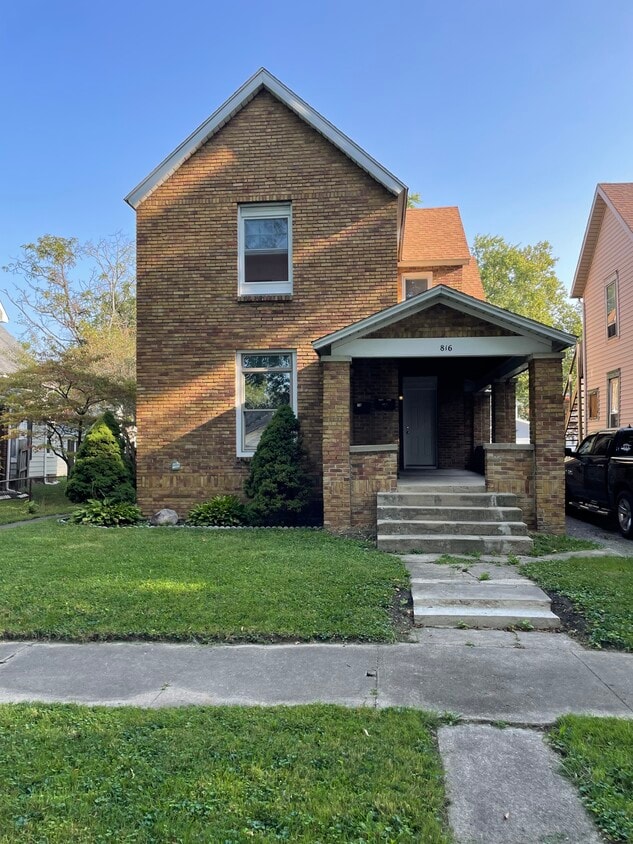 Primary Photo - 816 W Ashland Ave