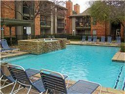 Foto del edificio - 18333 Roehampton Dr