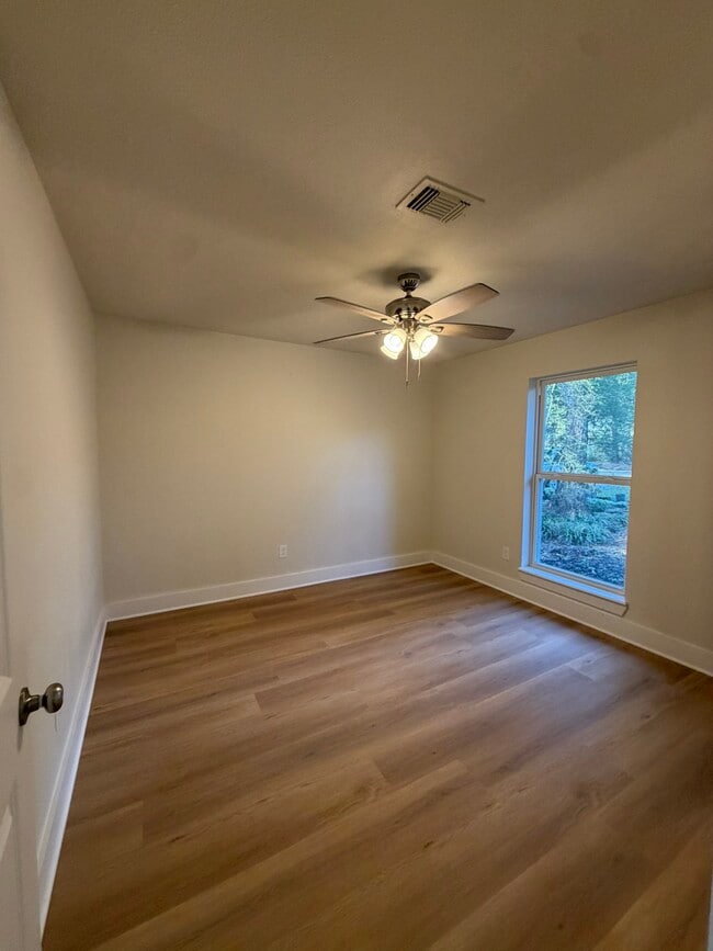 Building Photo - 70 Brookflower Rd