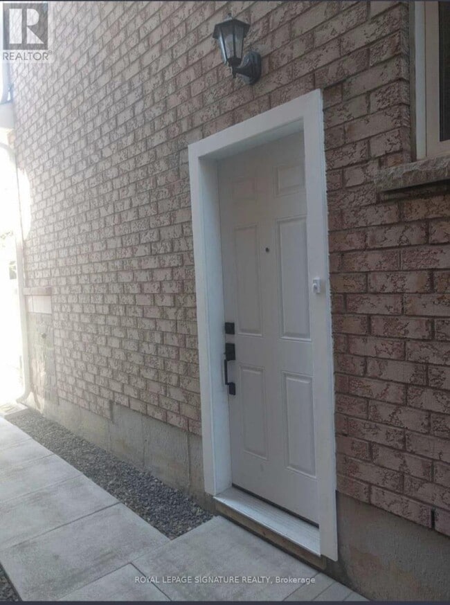 Building Photo - 1264 Sim Pl