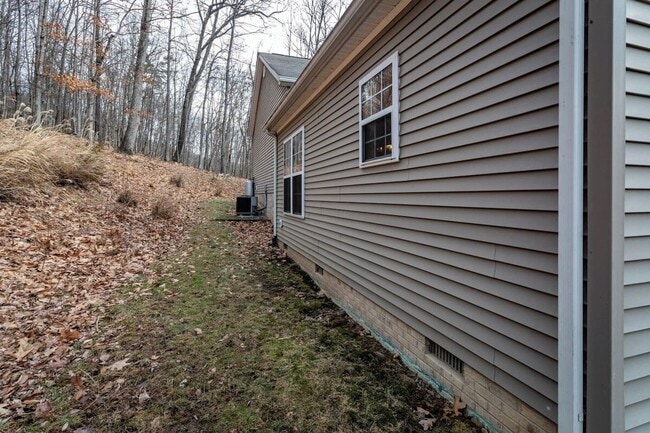 Building Photo - 187 Grouse Dr