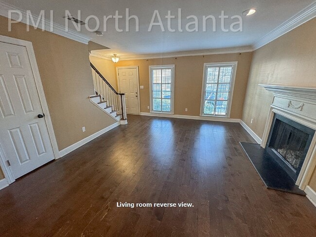 Foto del edificio - End Unit Townhome!