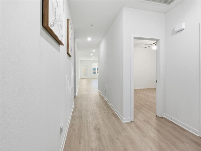 Building Photo - 4011 Aryana Ave