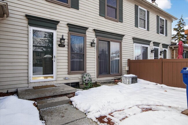 Foto del edificio - 41070 Southwind Dr