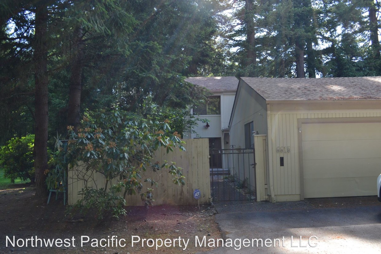 Foto principal - 3 br, 2 bath House - 6615 Fairway Ave SE