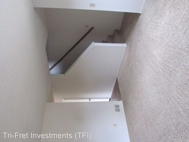 Foto del edificio - 3326-3343 S Fairway Ave