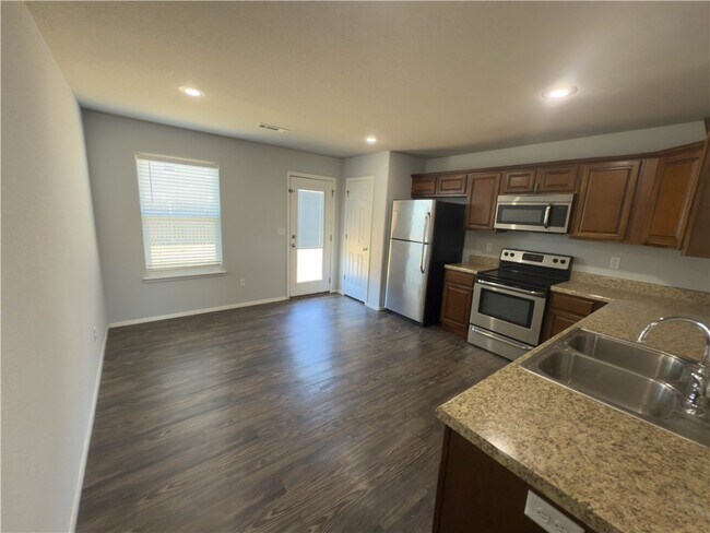 Building Photo - 741 Morningside Dr