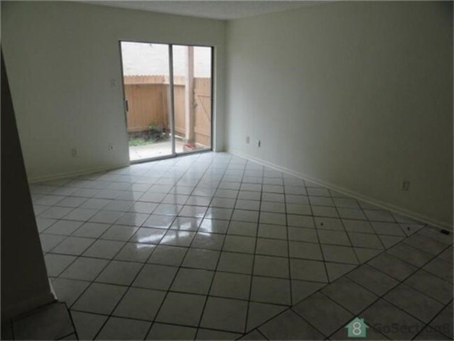 Foto del edificio - 10203 Forum Park Dr
