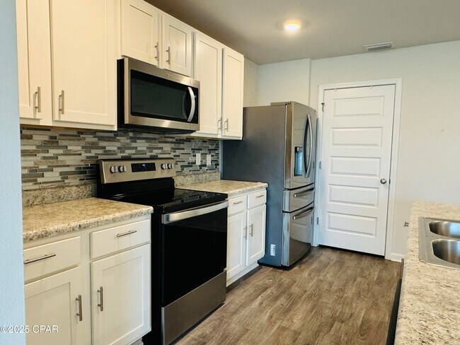 Foto del edificio - 4011 Silver Spur Rd