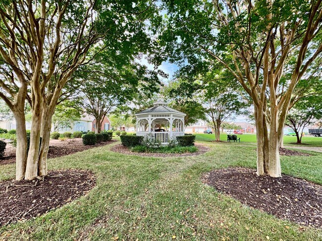 Building Photo - 3-Bedoom 1-Story Condo In Eagle Pointe! St...