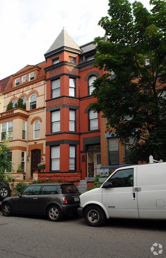 Primary Photo - 1859 Mintwood Pl NW