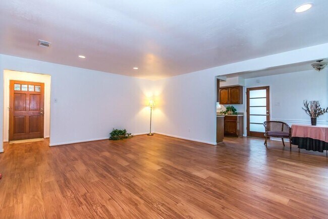 Foto del edificio - 805 Thornwood Dr