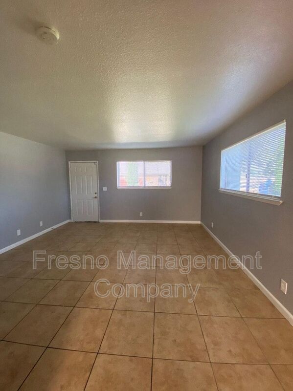 Building Photo - 230 E Amador St