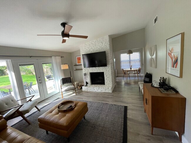 Building Photo - 10200 Quail Valley Blvd