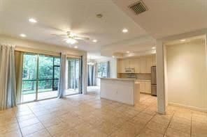 Foto principal - 3 br, 2 bath Townhome - 8130 NW 128th Ln #...