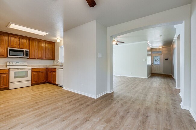 Foto del edificio - 2214 Sun Chase Blvd