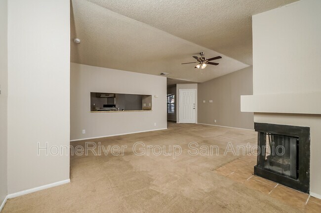 Foto del edificio - 11642 Spring Rain Dr