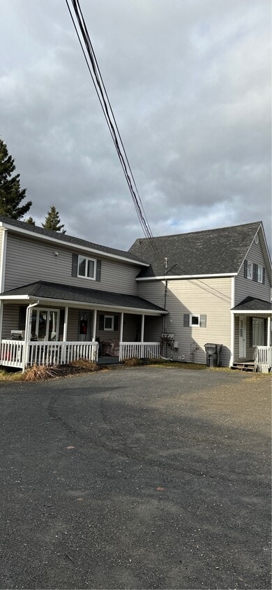 Building Photo - 170 Chem. Tobique