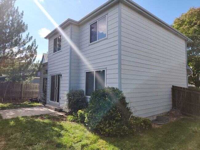 Building Photo - Large Briargate home with 4 bedrooms, 3 ba...