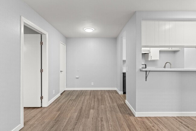Foto del edificio - 533 E 11th St