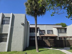 Building Photo - 10020 NW 9th St Cir