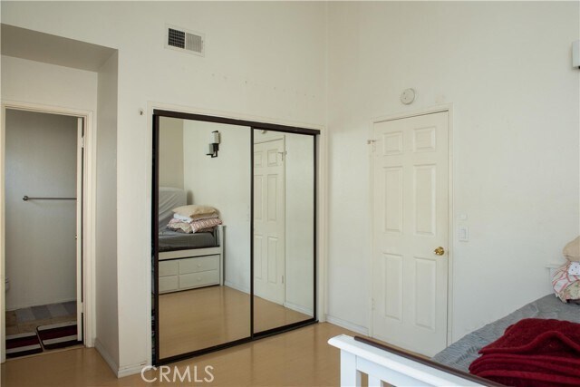 Foto del edificio - 1812 E Huntington Dr