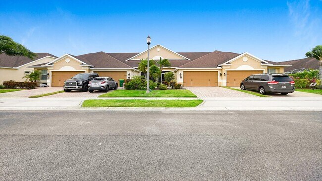 Foto del edificio - 3424 Spencer Ln