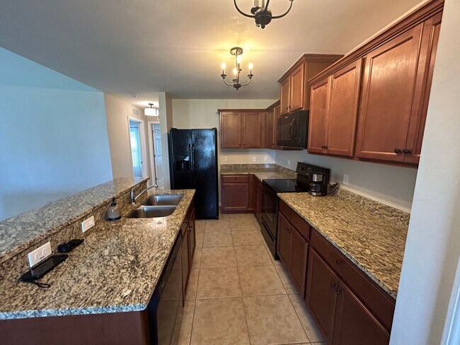 Building Photo - 3/2 Home in the heart of Cape Coral