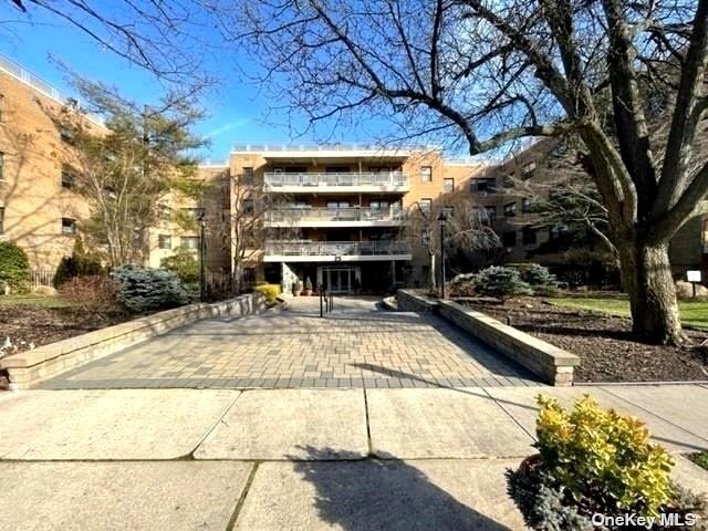 Primary Photo - 25 Park Pl