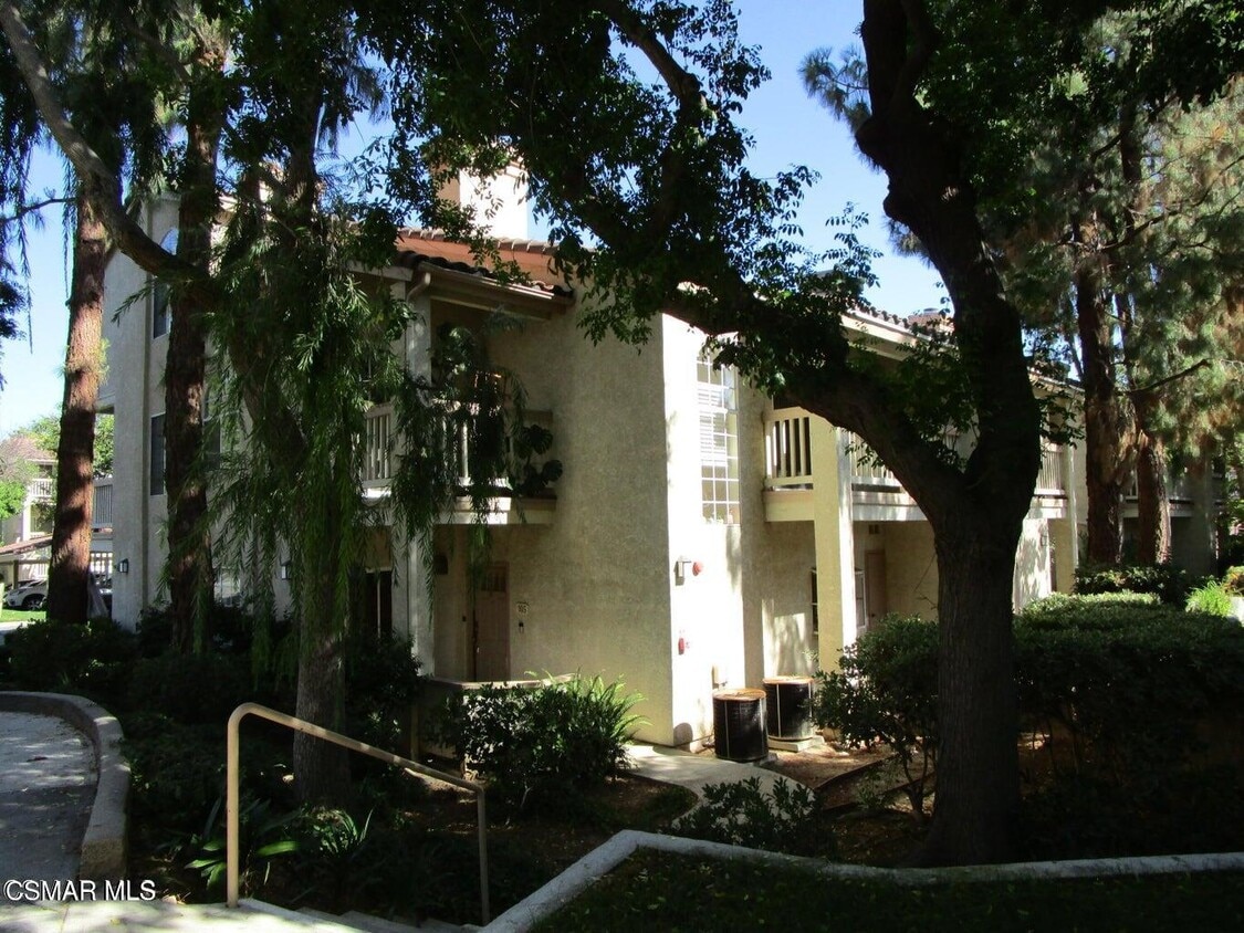 Primary Photo - 637 Indian Oak Ln