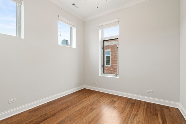 Photo - 1050 S Aberdeen St House