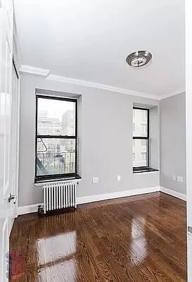 Building Photo - 330 E 100th St