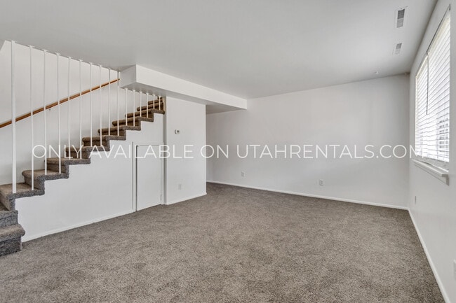 Building Photo - 682 E 300 S