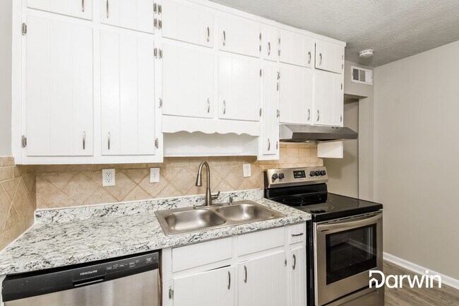 Building Photo - 467 Brookview Trail NW