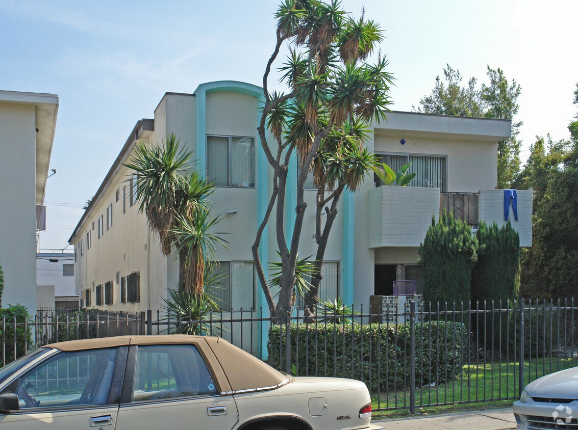 Foto del edificio - 1974 S Holt Ave