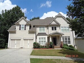 Building Photo - Room in House on Creekview Ridge Dr NE