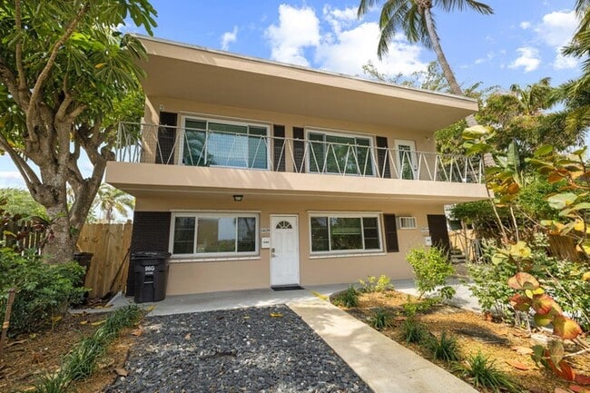 Building Photo - 5409 N Flagler Dr