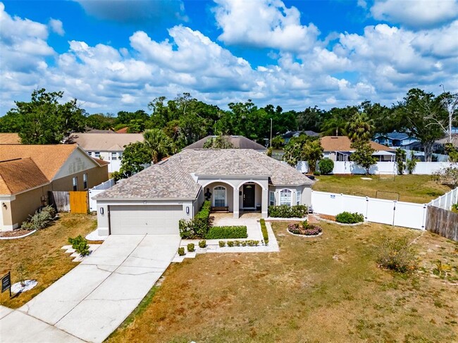 Foto del edificio - 14717 Redcliff Dr